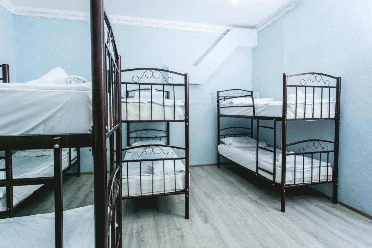 Sherlock Holmes Hostel Baku Exterior foto