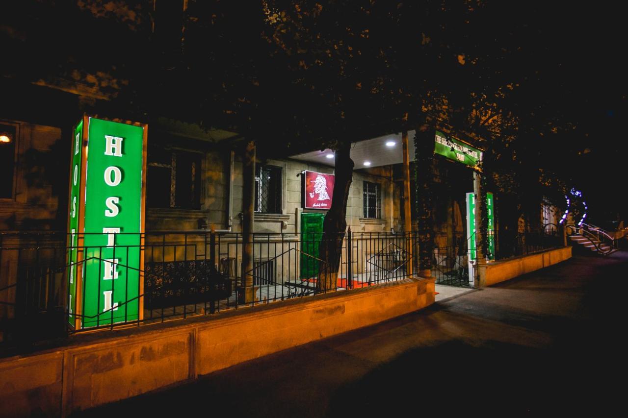 Sherlock Holmes Hostel Baku Exterior foto