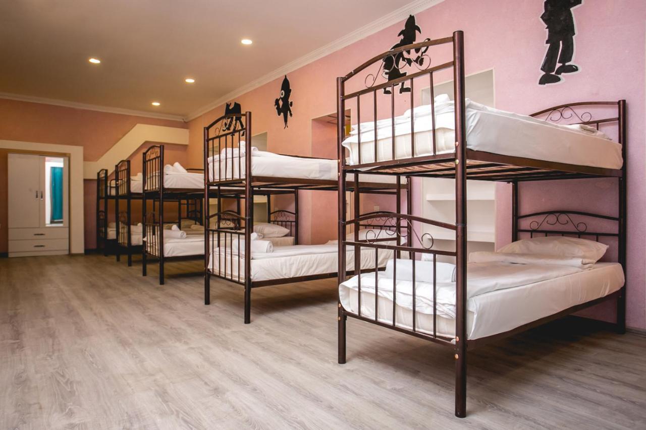 Sherlock Holmes Hostel Baku Exterior foto